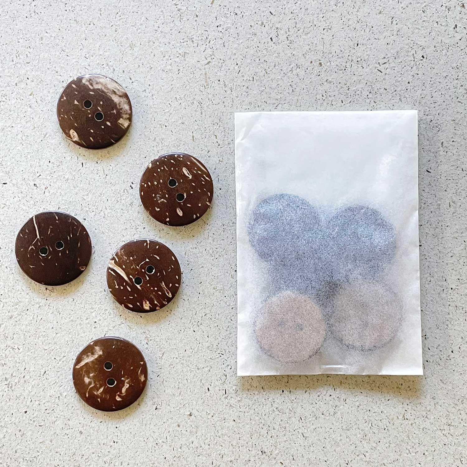 ENSEMBLE DE BOUTONS EN NOIX DE COCO x5