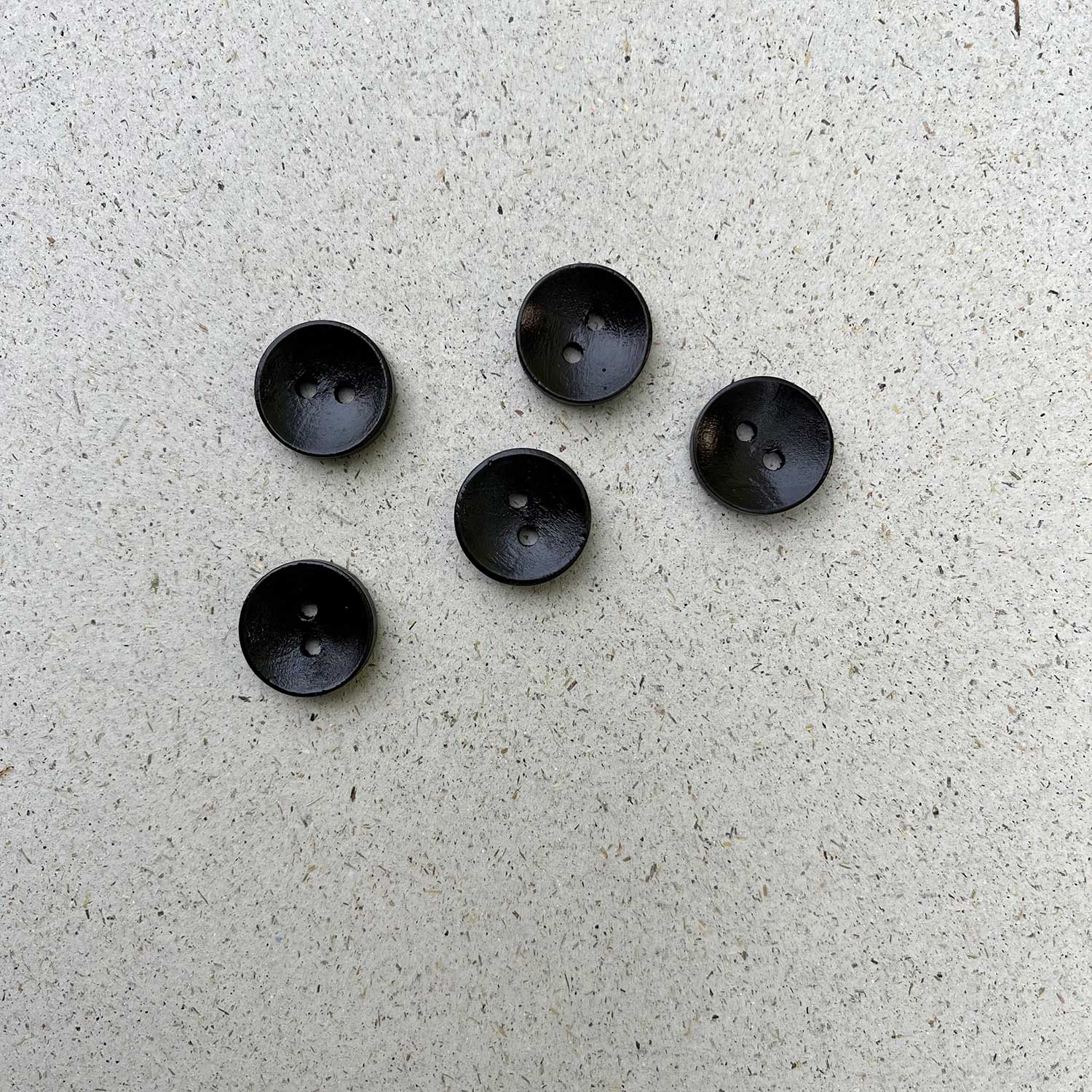 LOT DE 5 BOUTONS EN BOIS