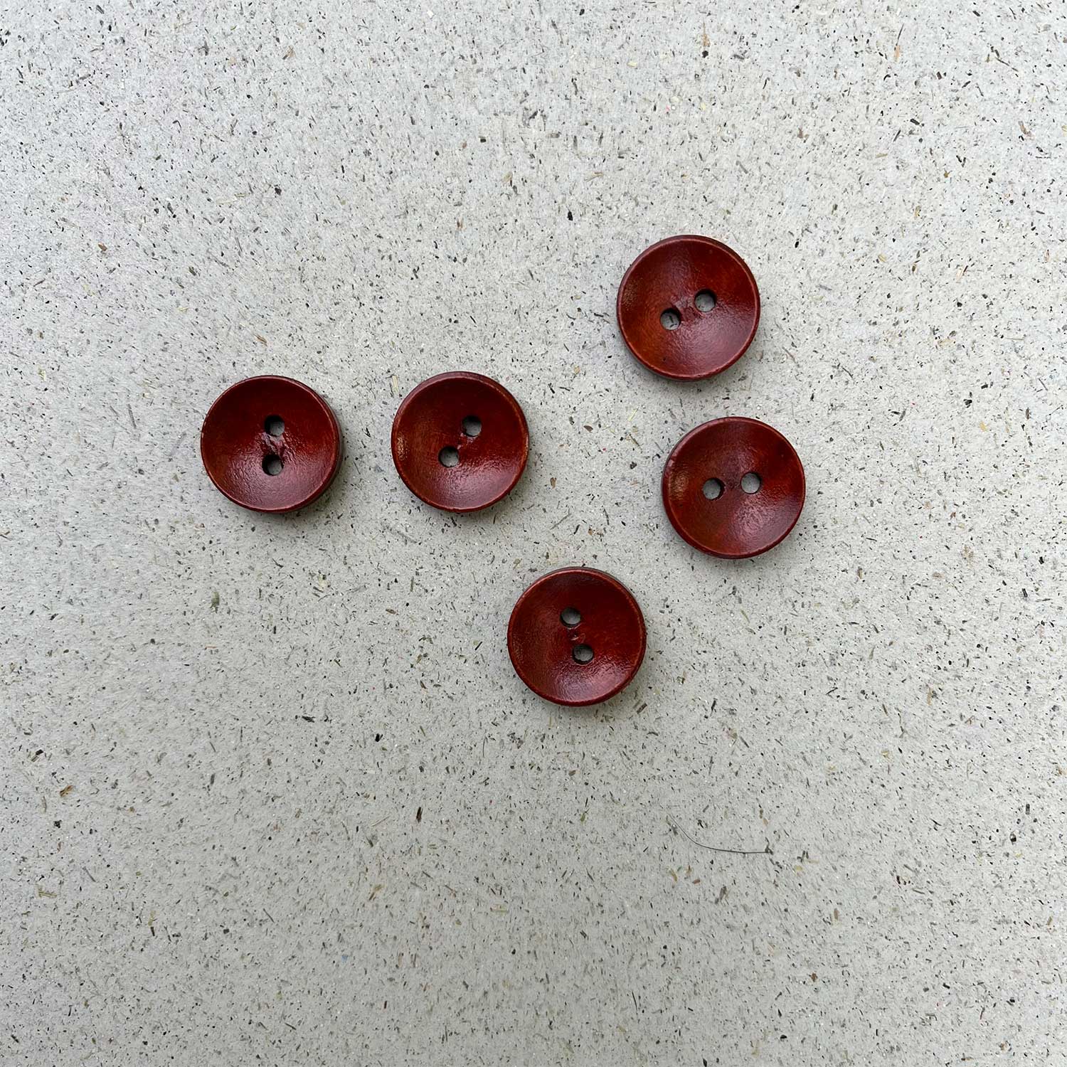 LOT DE 5 BOUTONS EN BOIS