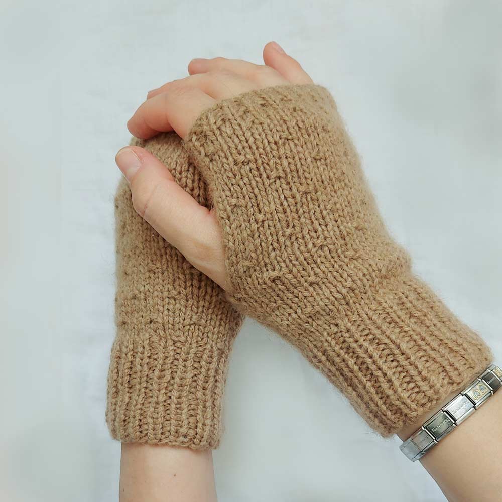 STRICKANLEITUNG | HANDSTULPEN CAMELOVE