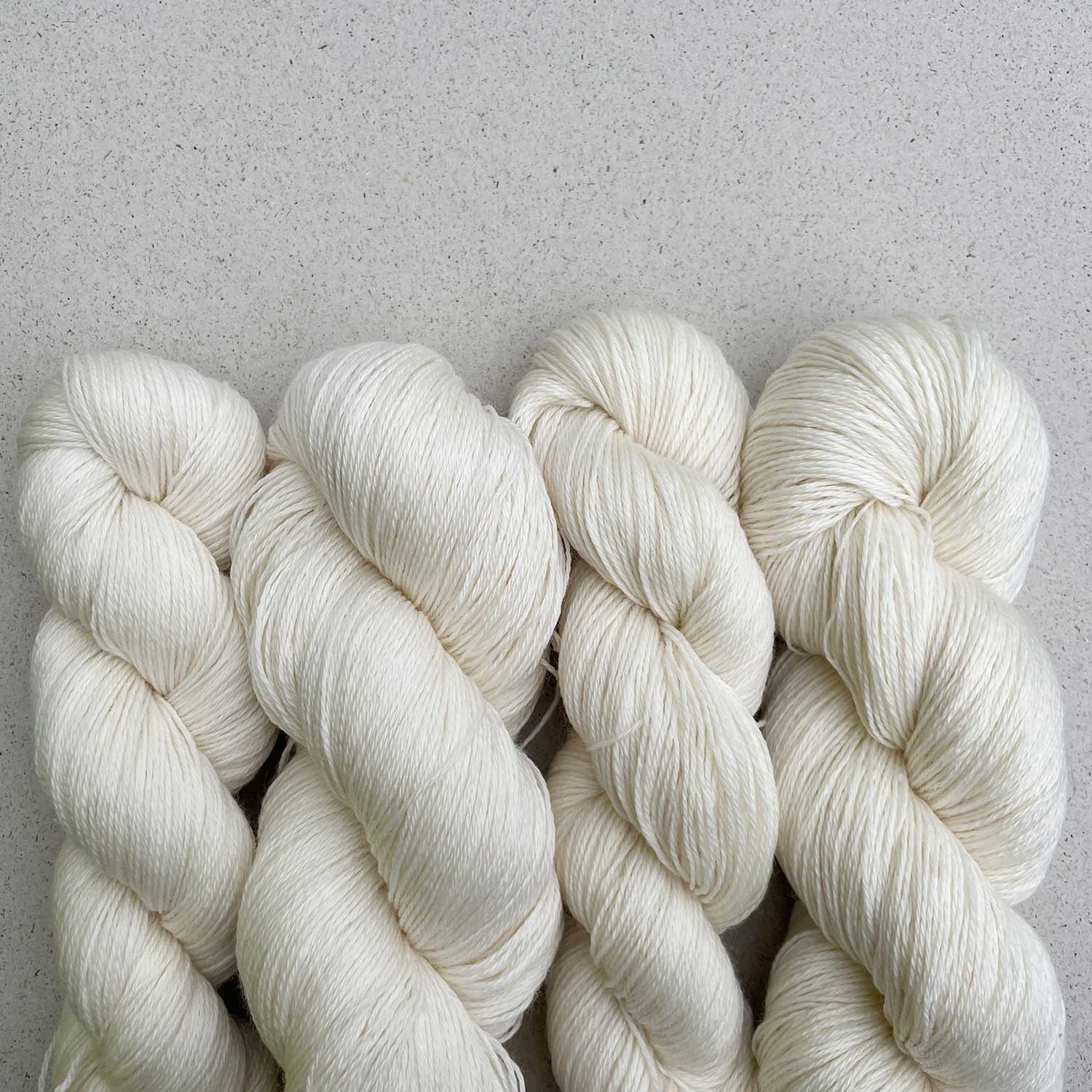 MERINO BABY LACE ZUM FÄRBEN | 100% SCHURWOLLE