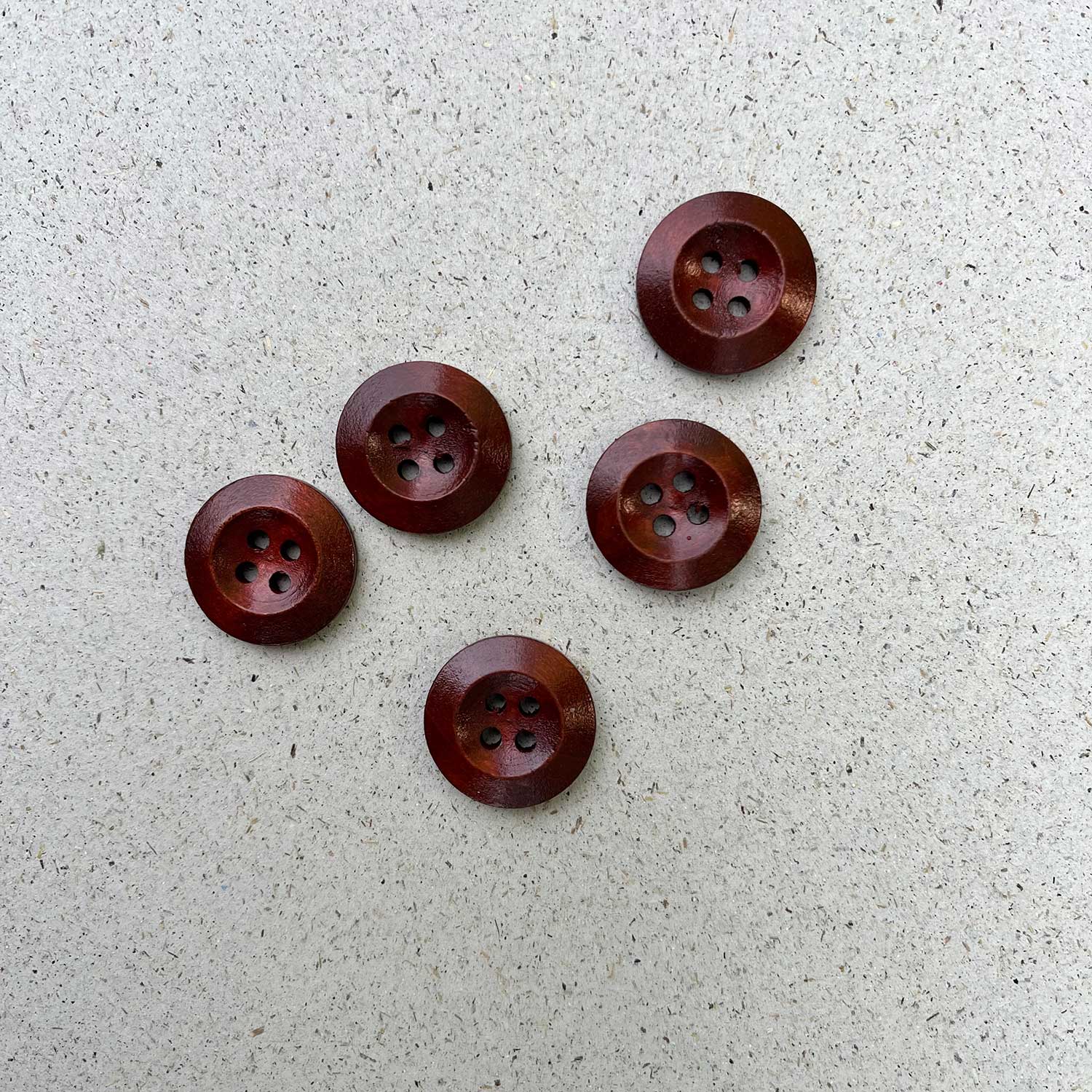 LOT DE 5 BOUTONS EN BOIS