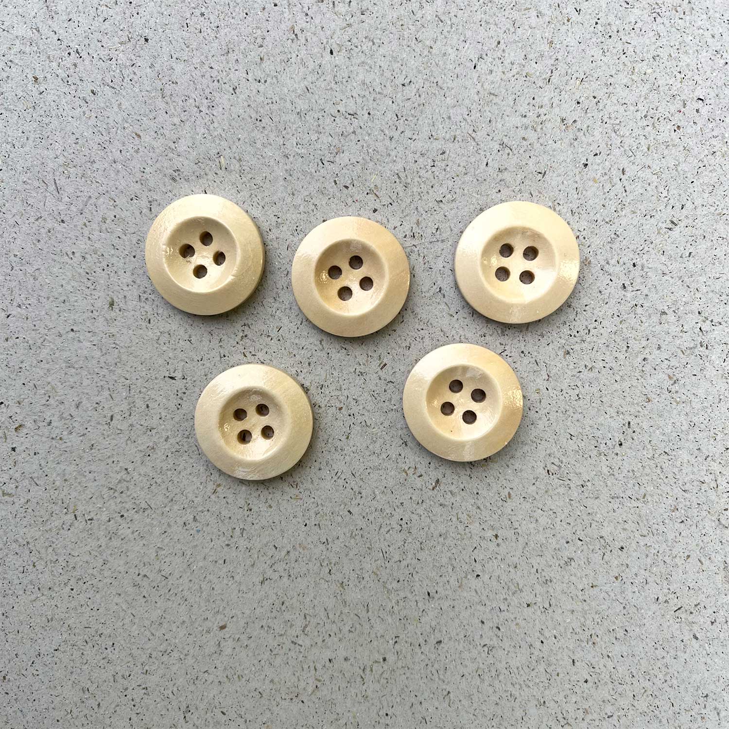 LOT DE 5 BOUTONS EN BOIS