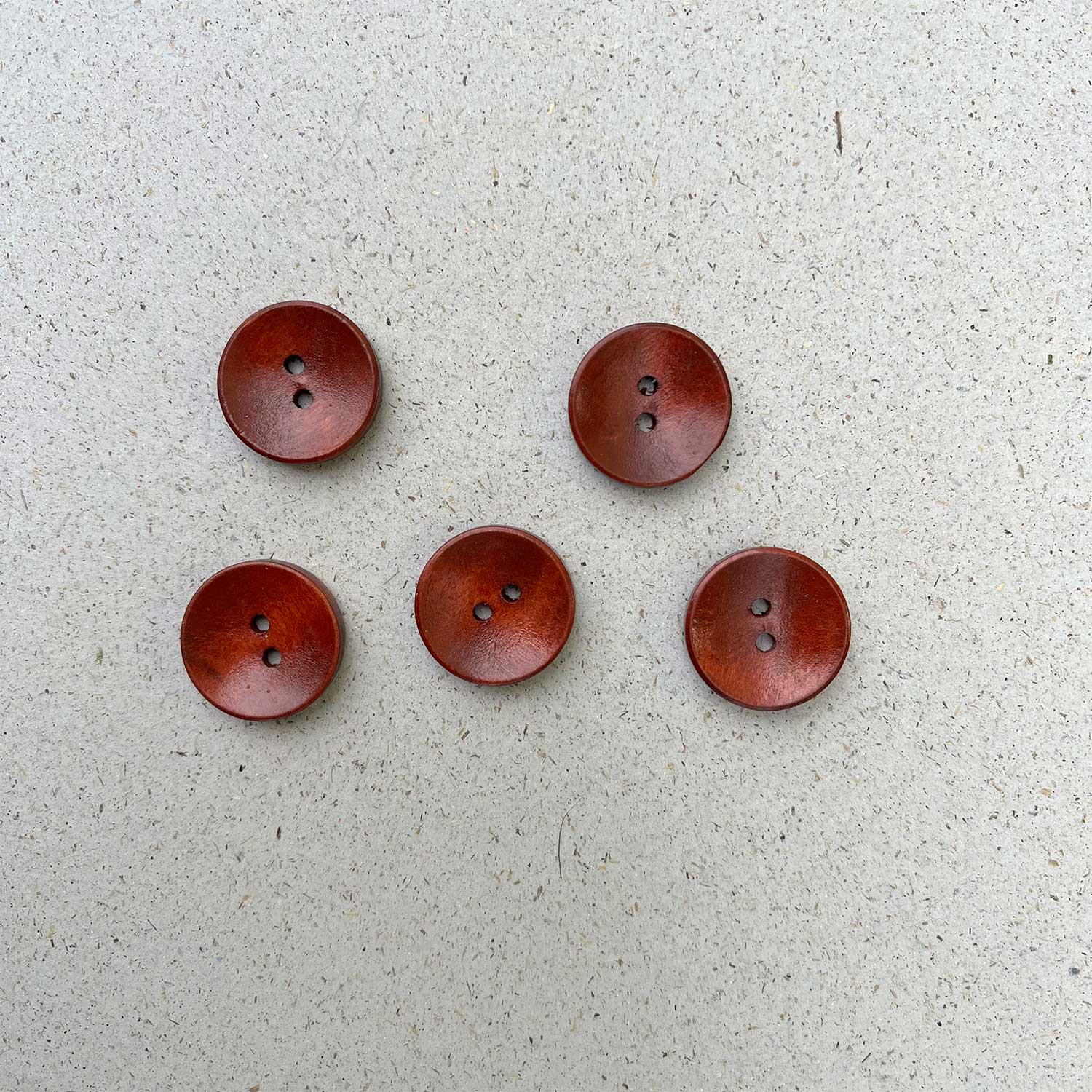 LOT DE 5 BOUTONS EN BOIS